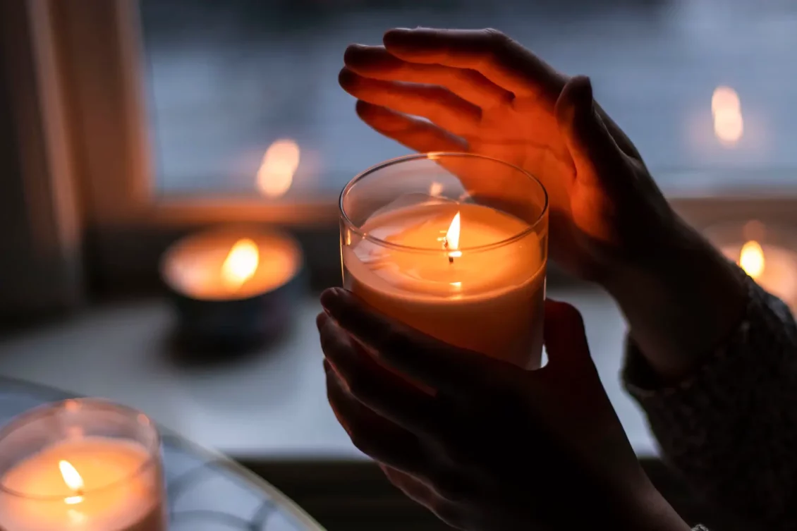 HOW TO BURN CANDLES SAFELY